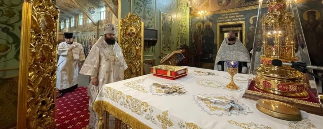 Єпископ Пимен під час служби у Свято-Георгієвському подвор’ї/Фото: сайт єпархії
