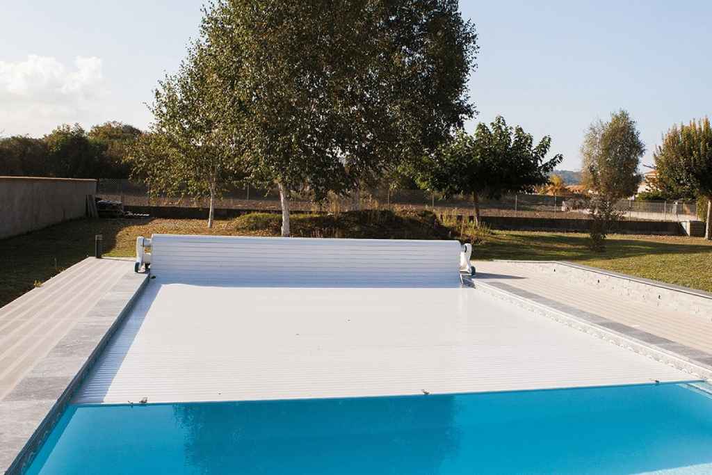Накриття для басейну купити ролети намотувальний пристрій Imperial Pools ціни Україна Київ Харків Дніпро Львів Одеса Вінниця Полтава